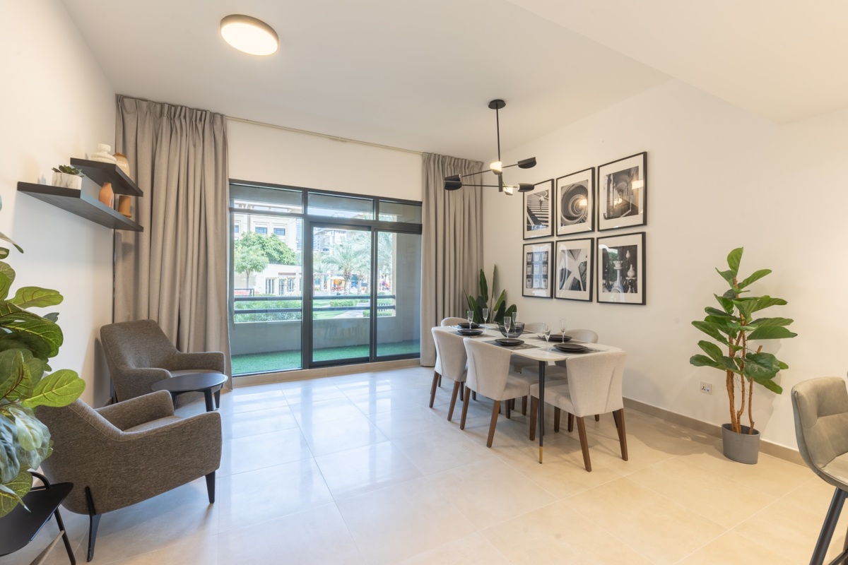 Spacious 3BR with Large Terrace – 5