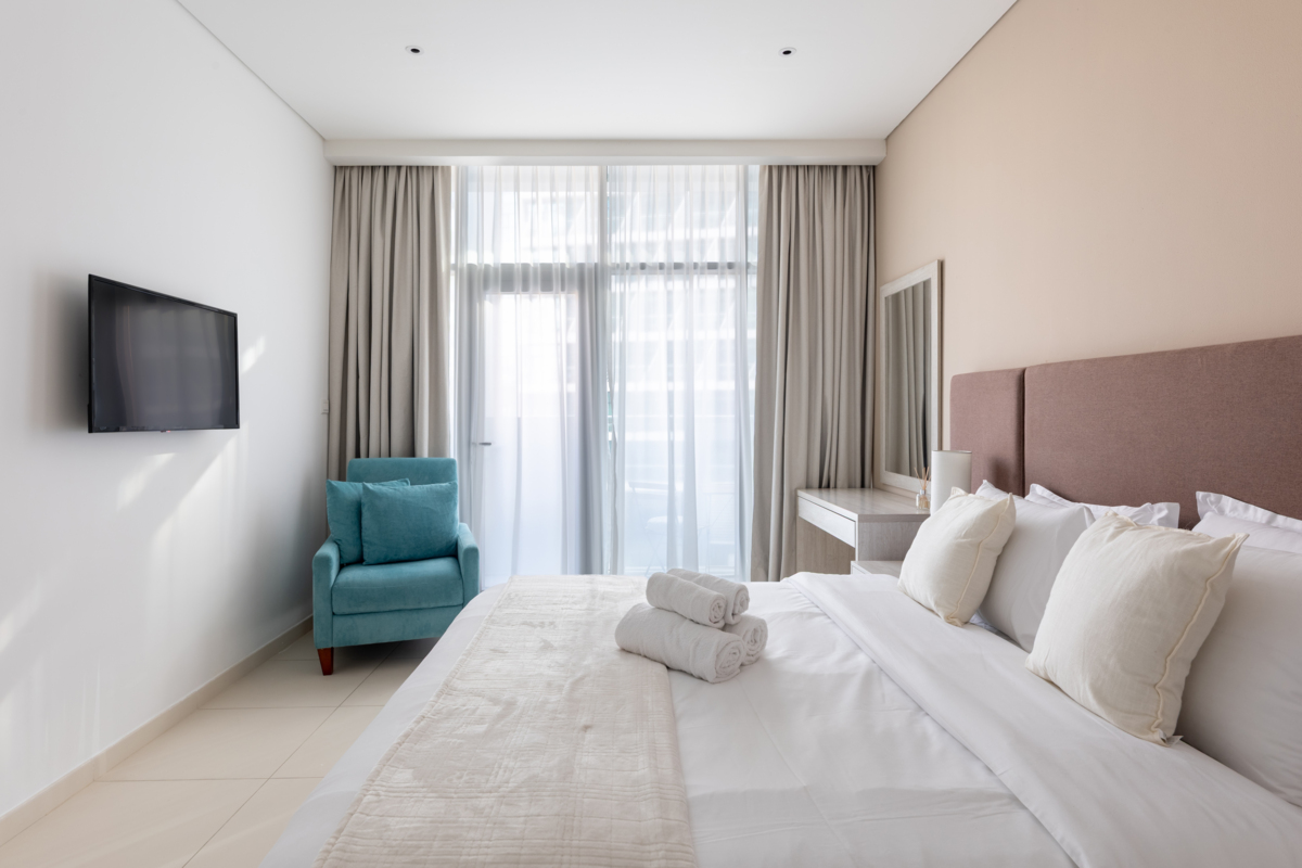 Spacious 1BR Apartment with City View – 3