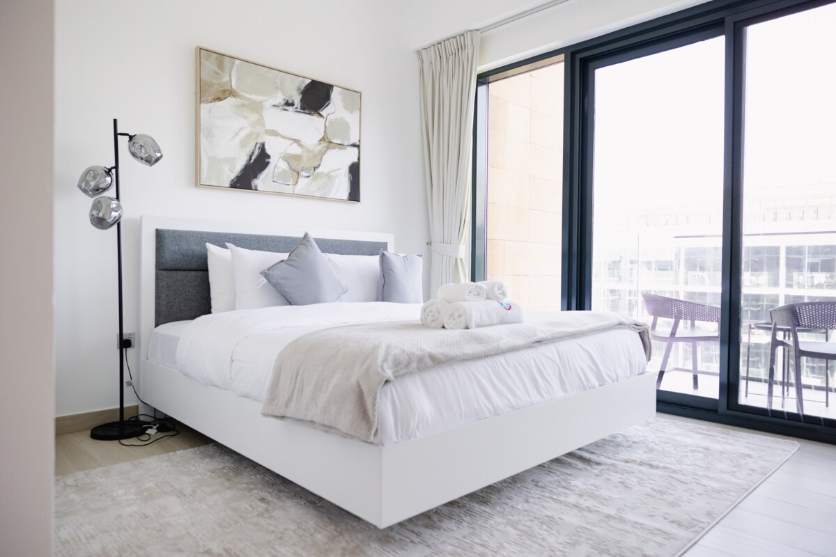 Stylish 1BR Apartment in Azizi Riviera – 4