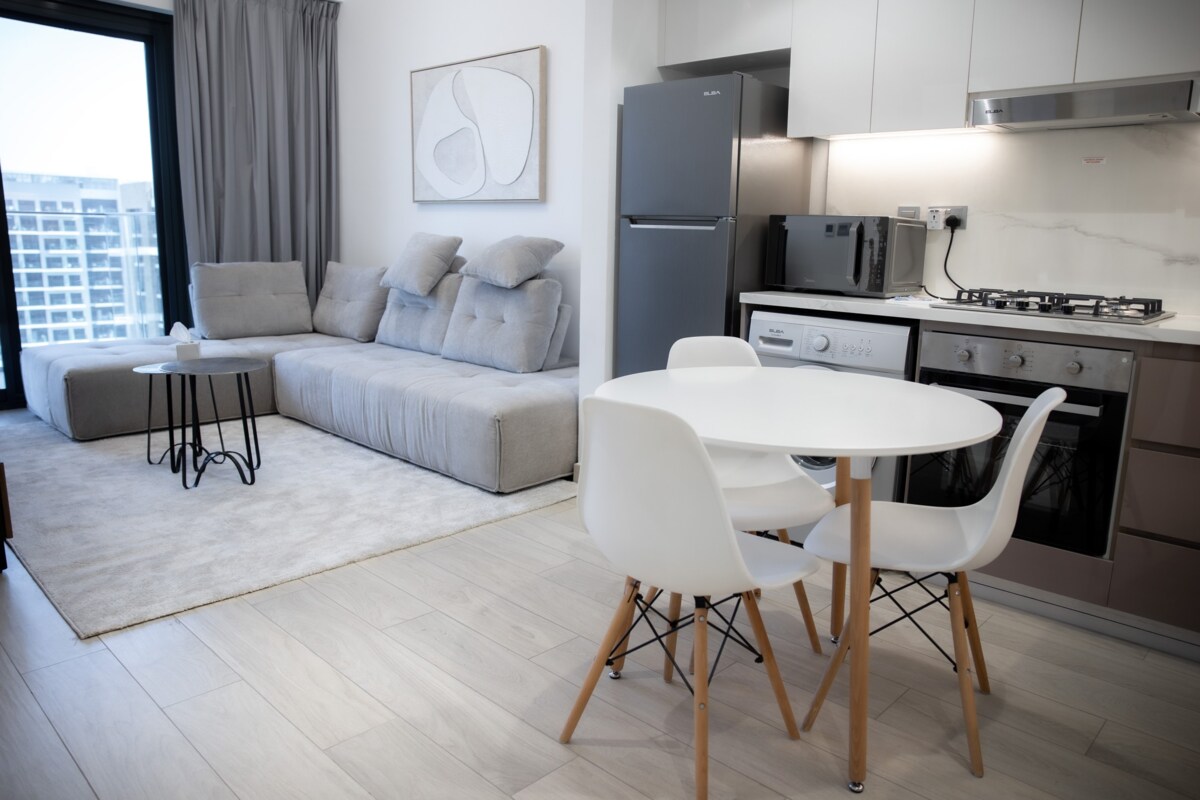 Stylish 1BR Apartment in Azizi Riviera – 5