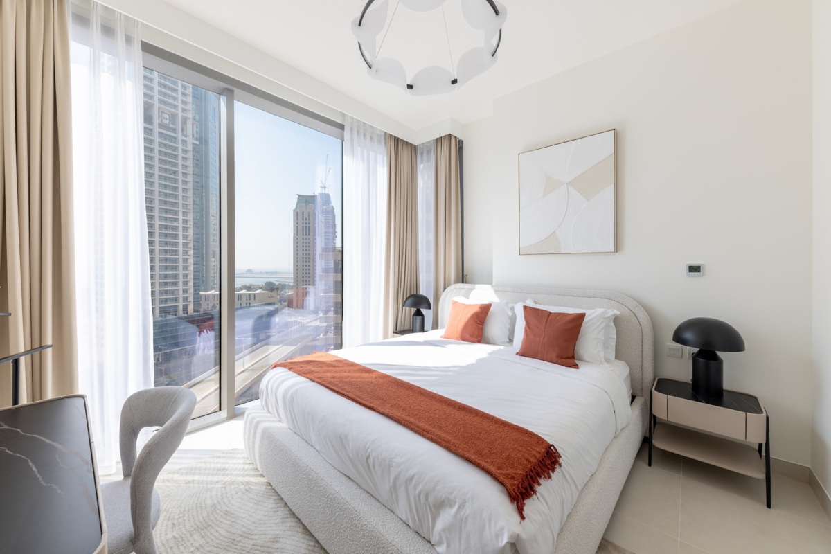 Stylish 2BR Apartment in Liv Marina – 5