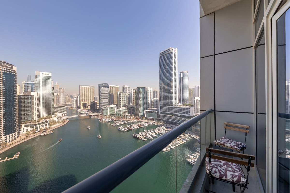 Stylish 2BR Apartment in Marina Wharf 1 – 2