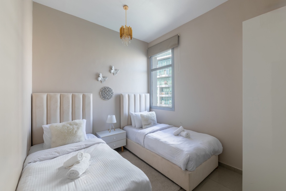 Stylish 2BR Apartment in Marina Wharf 1 – 3