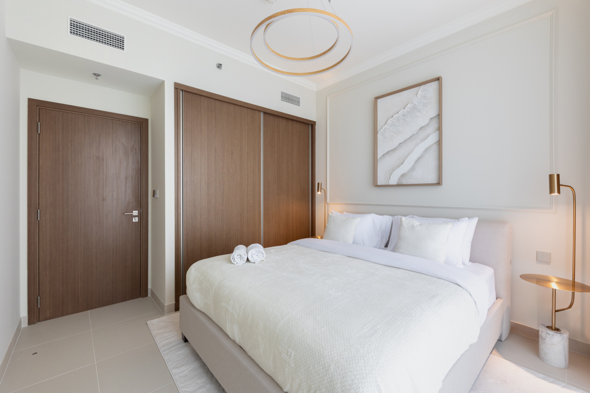 Stylish 1BR Apartment in Palace Beach Residence 2 – 4