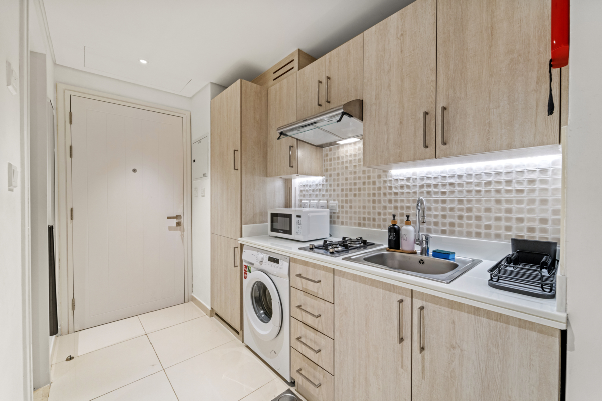 Cozy Studio with Balcony in Seven Palm – 2